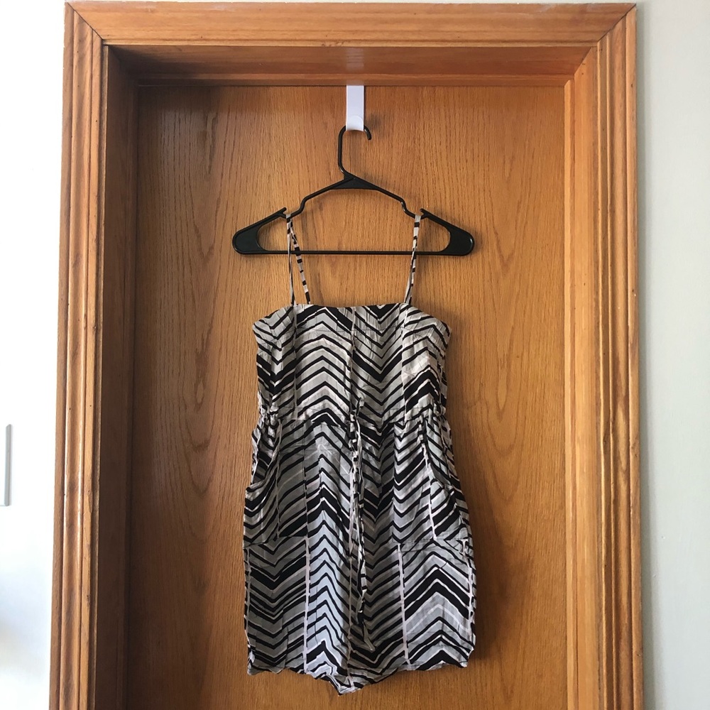 Summer lightweight pattern dress w/ pockets